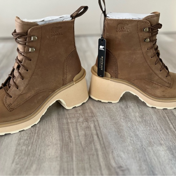 Women’s size 8 lug sole boots new in box! Super cute and versatile! - Picture 2 of 6